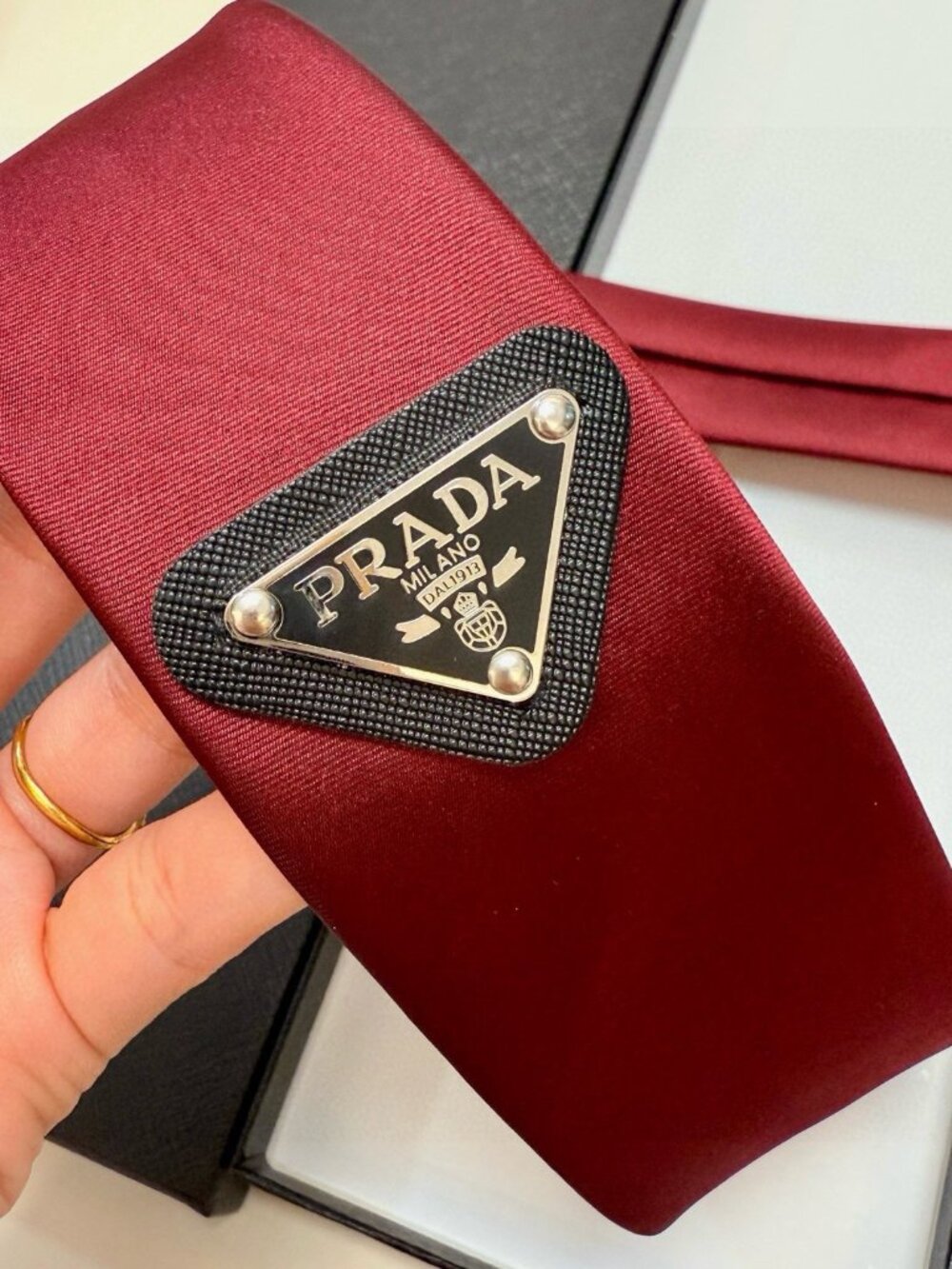 💖Prada red bow tie unisex comes with a gift box - Picture 3 of 5